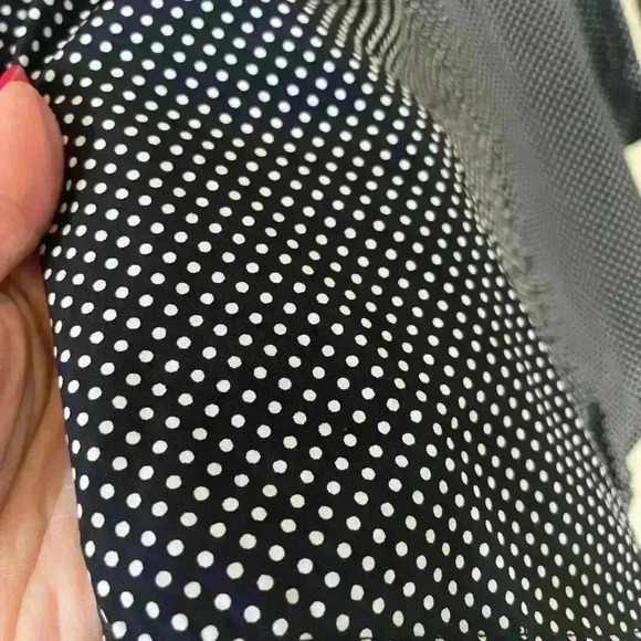 EUC Liz Claiborne Blouse Button Down, Polka Dot Women’s size small - Picture 5 of 9